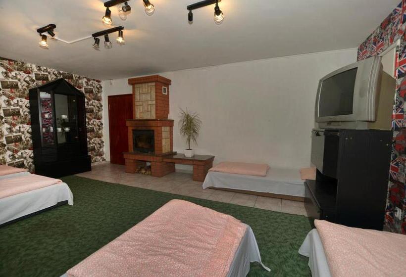 تختخواب در اتاق مشترک, Hostel Madeira