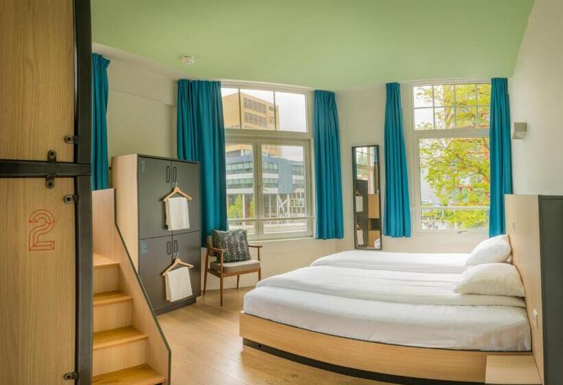 家庭间, Sparks Hostel