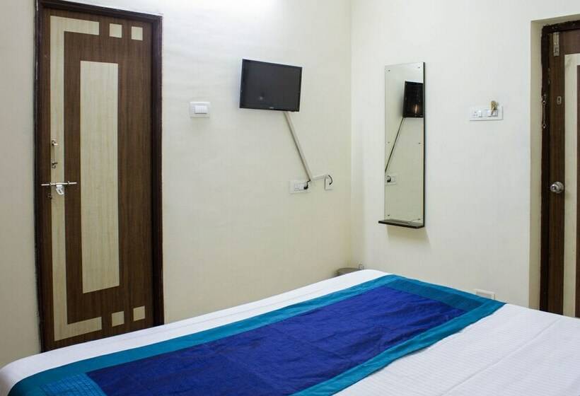 اتاق استاندارد, O Padmavathi Puram Near Railway Station