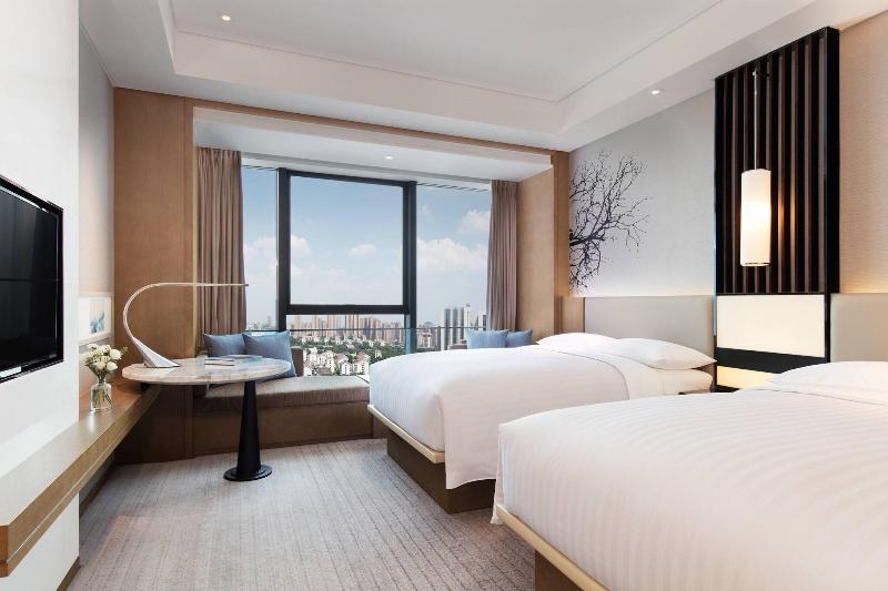 带大床的标准工作室, Ac Hotel By Marriott Boston Cleveland Circle