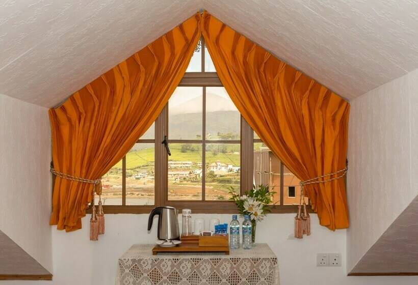 Romantic Room, Bungalow By Camellia