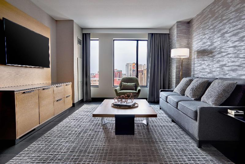 景色の見えるスイートルーム, Hilton Des Moines Downtown