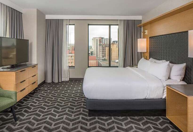 景色の見えるスイートルーム, Hilton Des Moines Downtown