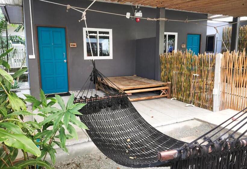اتاق استاندارد, Glur Hostel