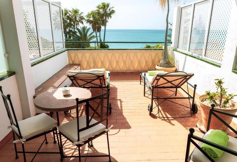 Superior Suite, Carabeo