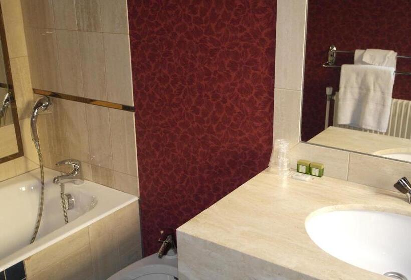 Номер Стандарт, Hôtel Restaurant Des Lys