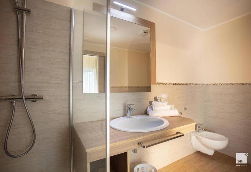 Полулюкс, Tonicello Hotel Resort & Spa