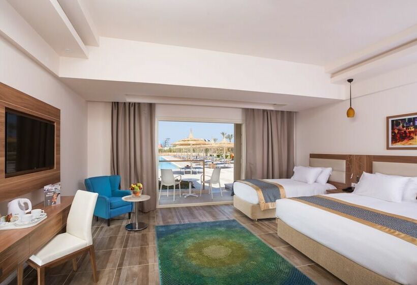 اتاق لوکس سه تخته, Pickalbatros Sea World Resort   Marsa Alam  Aqua Park