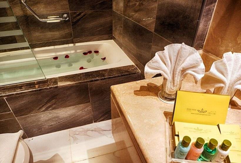 سوییت جونیور, Rose Park Hotel   Al Barsha, Opposite Metro Station
