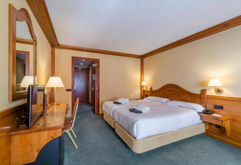 اتاق استاندارد با چشم‌انداز کوهستان, Sport Hotel Village