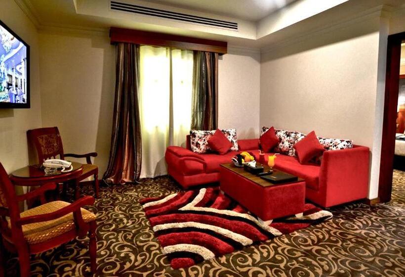 Номер Deluxe, Grandeur East
