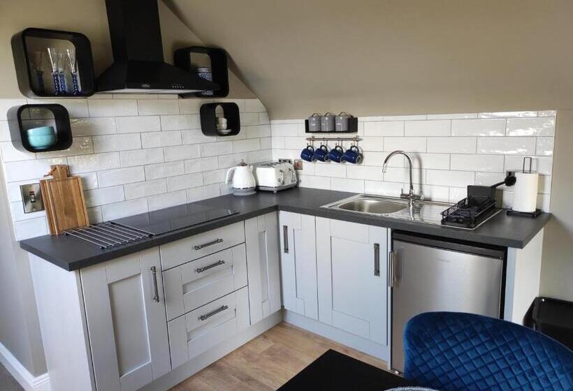 Полулюкс, Apartments At Ballinsheen House & Gardens