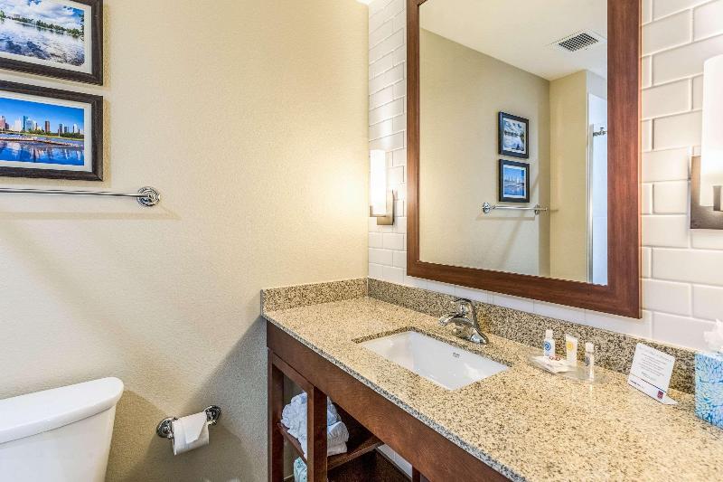 סוויטה, Comfort Suites