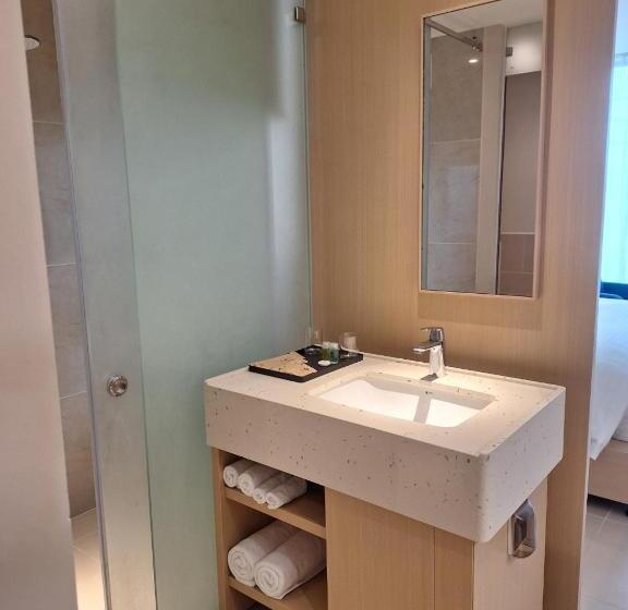 اتاق لوکس با چشم‌انداز دریا, The Western Seaview Cam Ranh Condotel