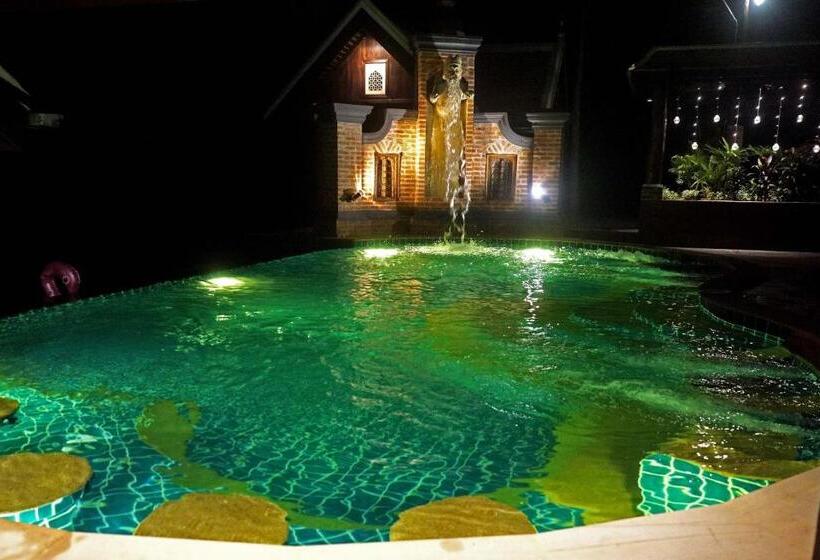 디럭스 방갈로, Chateau Orientale Resort