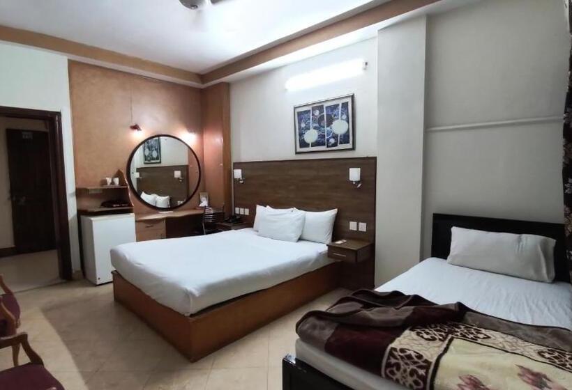اتاق استاندارد سه نفره, Fiesta Inn Hotel & Resorts Multan