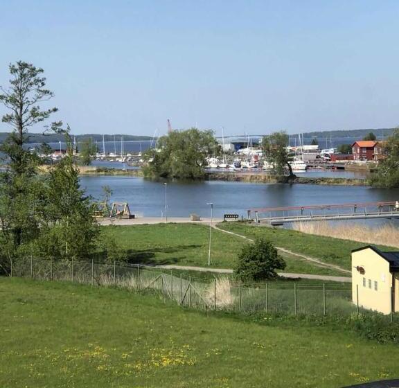 اتاق استاندارد یک تخته با سرویس بهداشتی مشترک, Waterside Mariestad