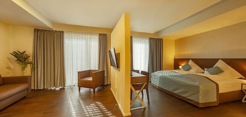 Люкс Premium 2 Спальни, Trip Inn Conference Hotel & Suites