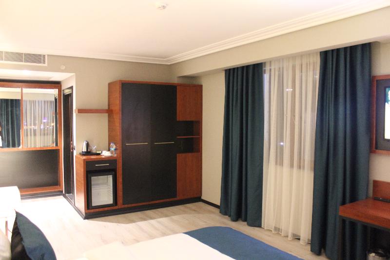 Quarto deluxe, Grand Vaves