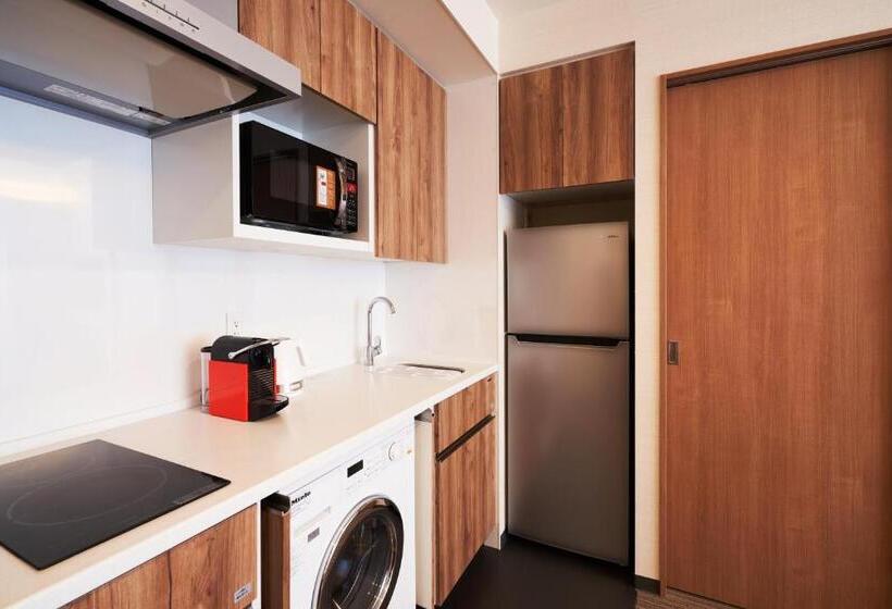 Студия Стандарт, Holiday Inn & Suites Shin Osaka, An Ihg