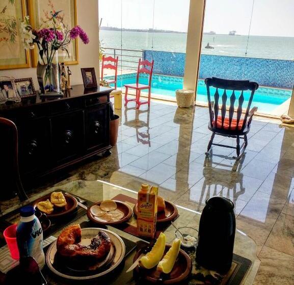 سوئیت با تخت بزرگ, Hospedagem Sol E Mar