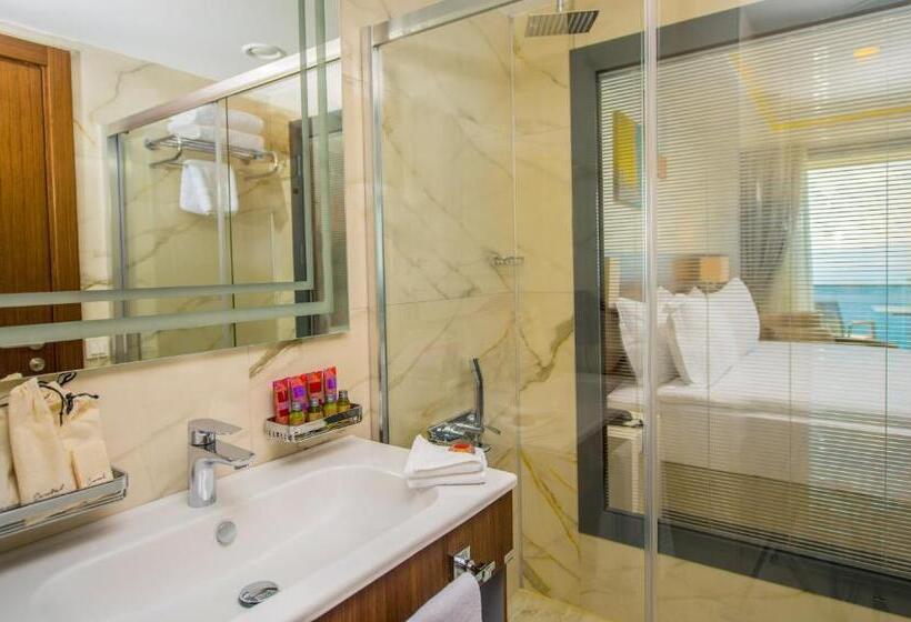 חדר דלוקס נוף לים, The Nowness Luxury Hotel & Spa
