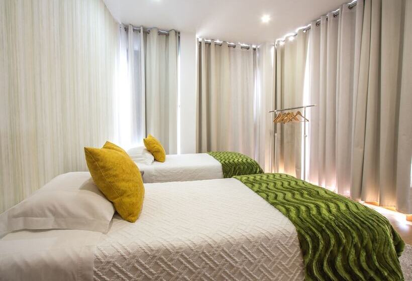 اتاق استاندارد با سرویس بهداشتی مشترک, Central Guest House