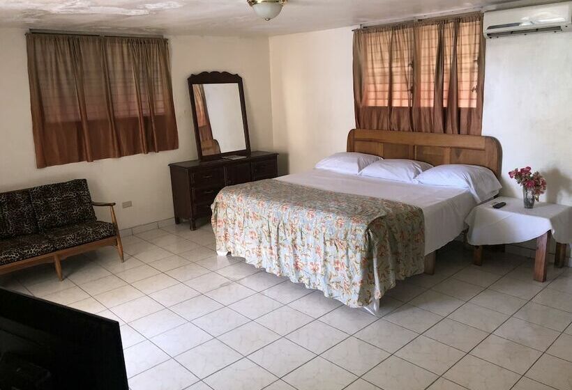 سوییت با چشم‌انداز استخر, Detente Du Cacique Villa