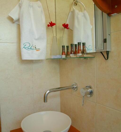 ジュニアスイート, Relax Inn Suites
