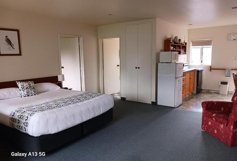 Семейный Номер, Anatoki Lodge Motel