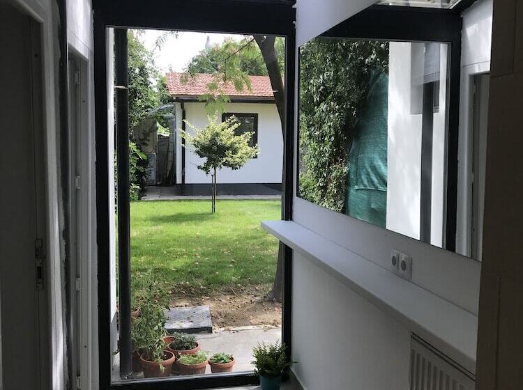 공동 객실, Passpartout Hostel