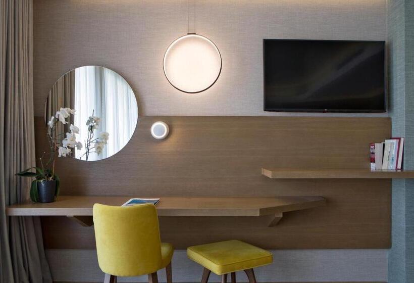 이그제큐티브 스위트, Wyndham Athens Residence
