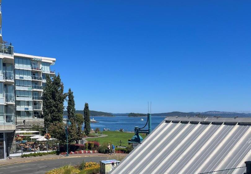 디럭스 스위트, Sidney Waterfront Inn & Suites