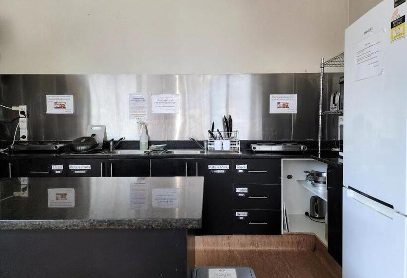 تختخواب در اتاق مشترک, Newton Lodge Auckland