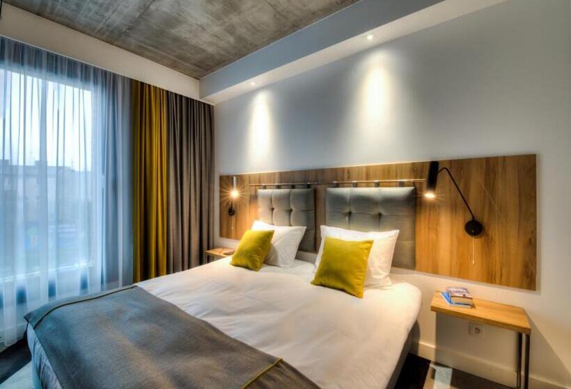 Family Suite, Lwowska 1