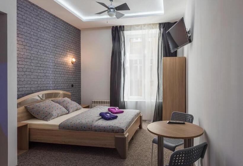 חדר סטנדרט לארבעה, Hostel 70s And Queen Apartments