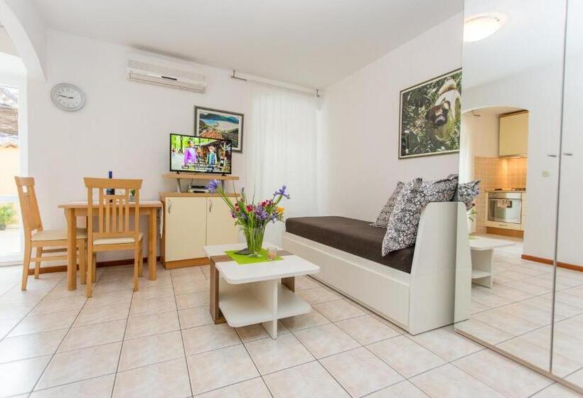 Студио Стандарт с Балконом, Apartments Villa Sol