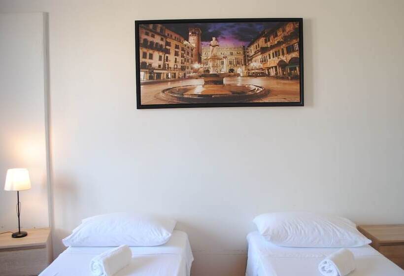 اتاق استاندارد با سرویس بهداشتی مشترک, Dreaming Verona Rooms