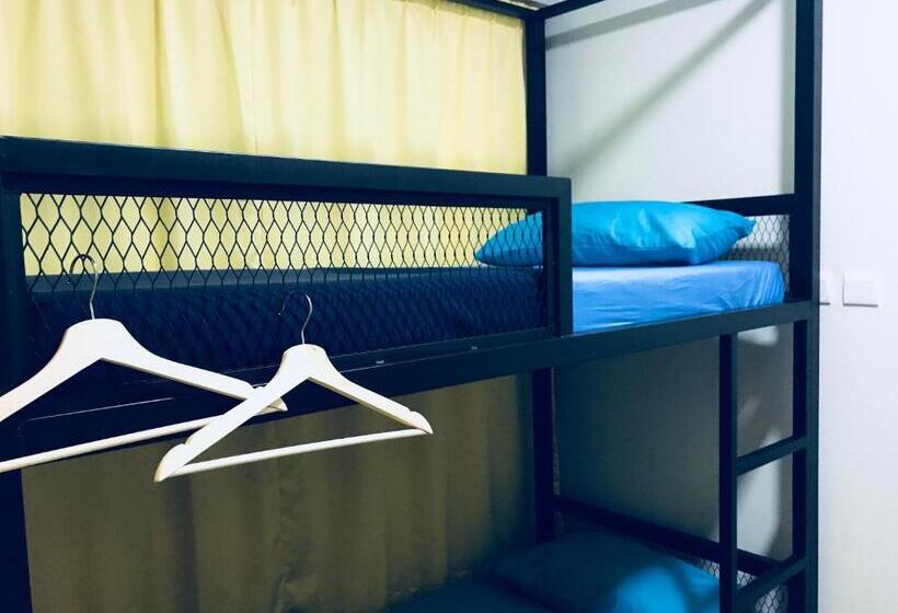 Quarto Estandar Banheiro Compartilhado, The Good Travelers Hostel   Kl Airport
