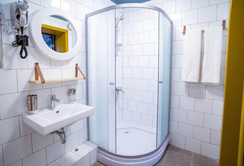 Апартаменты 1 Спальня, Local