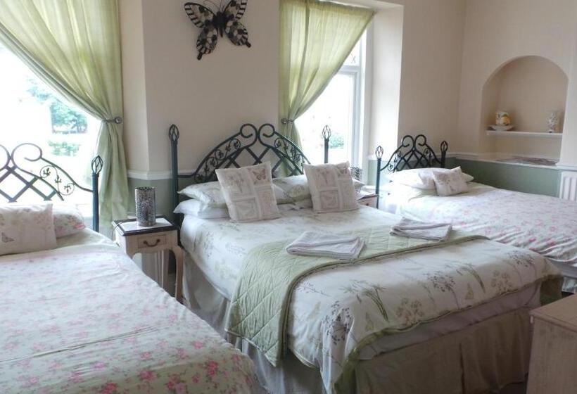 Четырехместный Номер Стандарт, Tynedale Guest House
