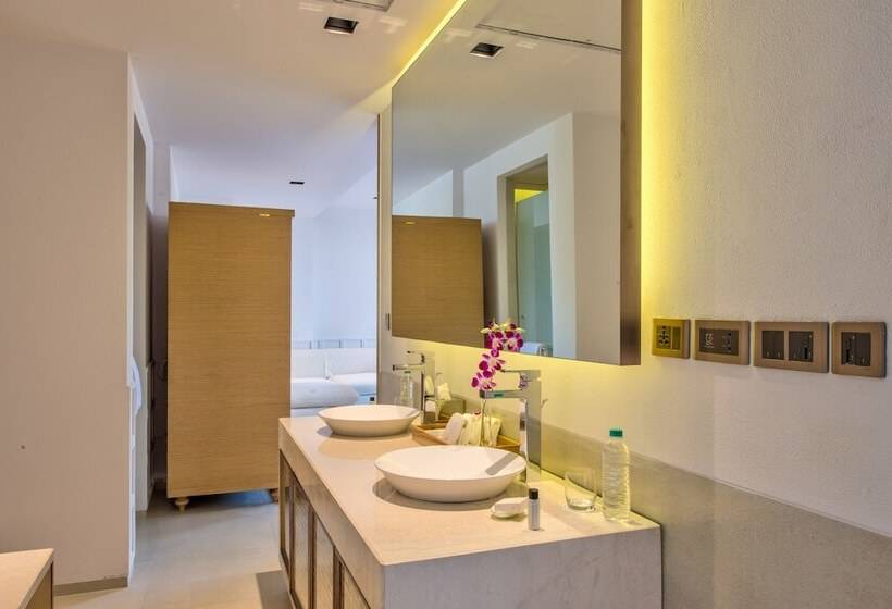 سوییت با استخر, Azaya Beach Resort