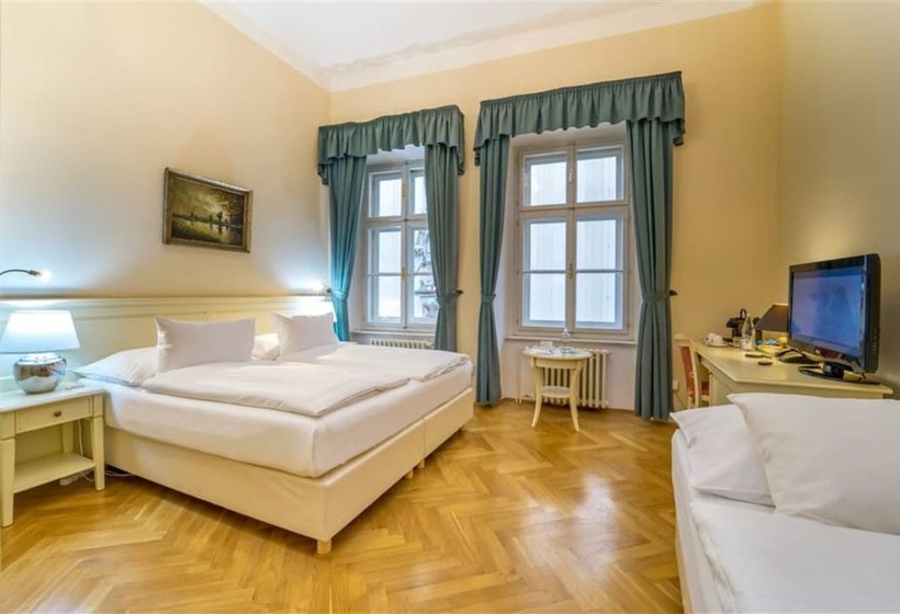 اتاق استاندارد سه نفره, Josephine Old Town Square Hotel   Czech Leading Hotels