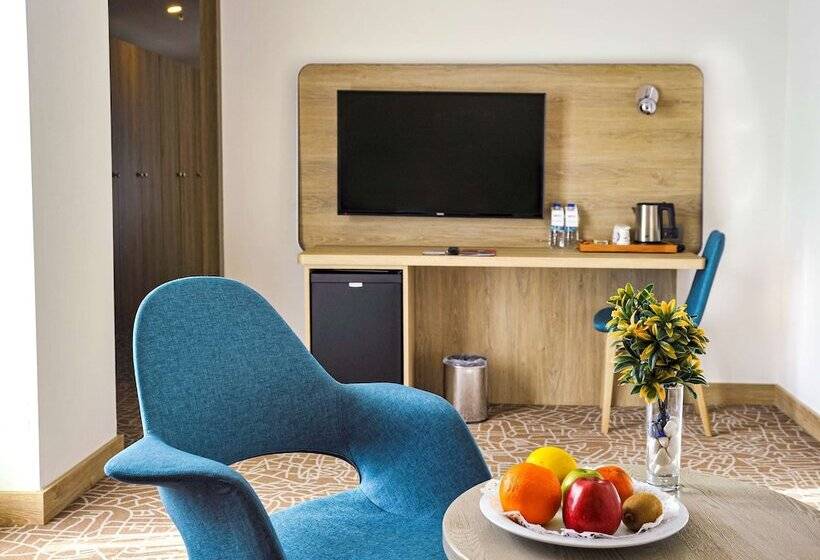 Suite with Views, Park Inn By Radisson Istanbul Airport Odayeri