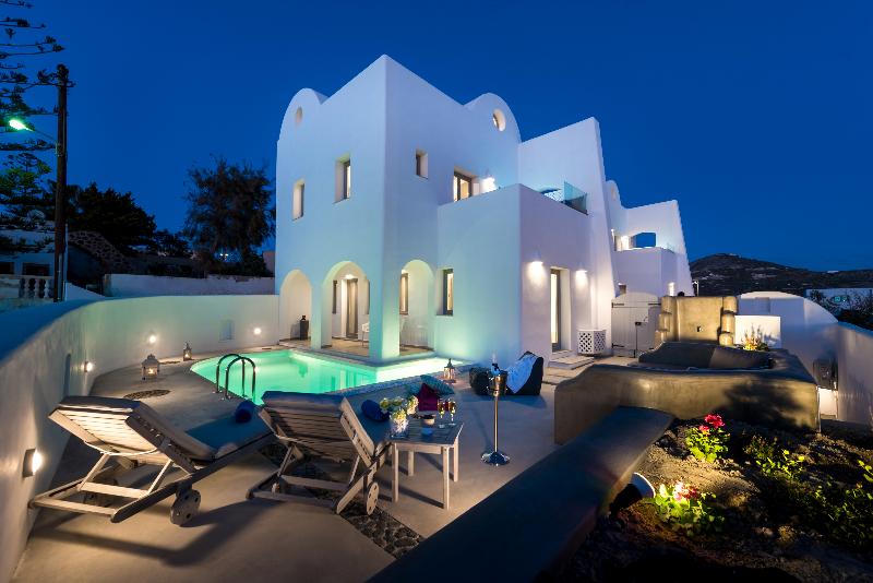 Люкс с Бассейном, White Harmony Suites