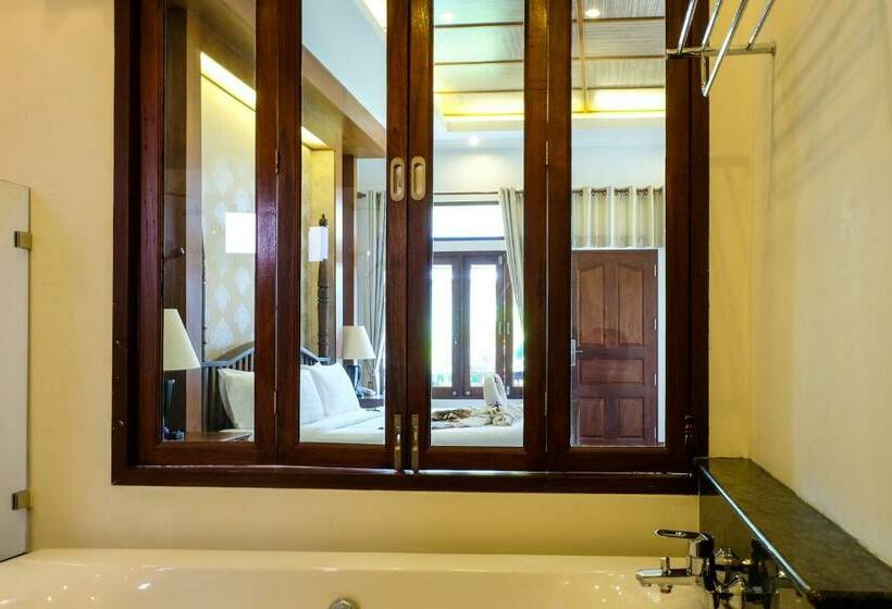 Номер Deluxe Вид на Сад, Bhu Tarn Koh Chang Resort & Spa