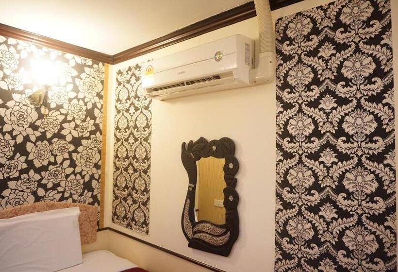 اتاق لوکس, Honey House1