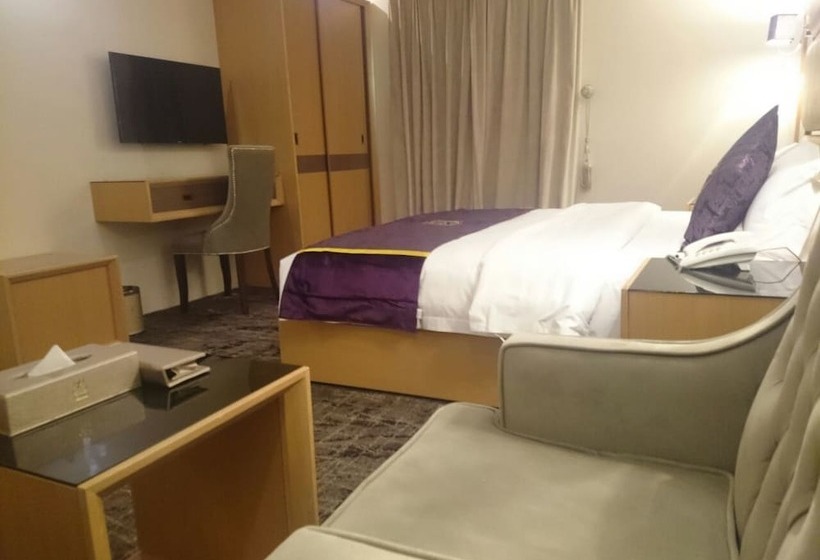 디럭스 룸, Lavona Inn