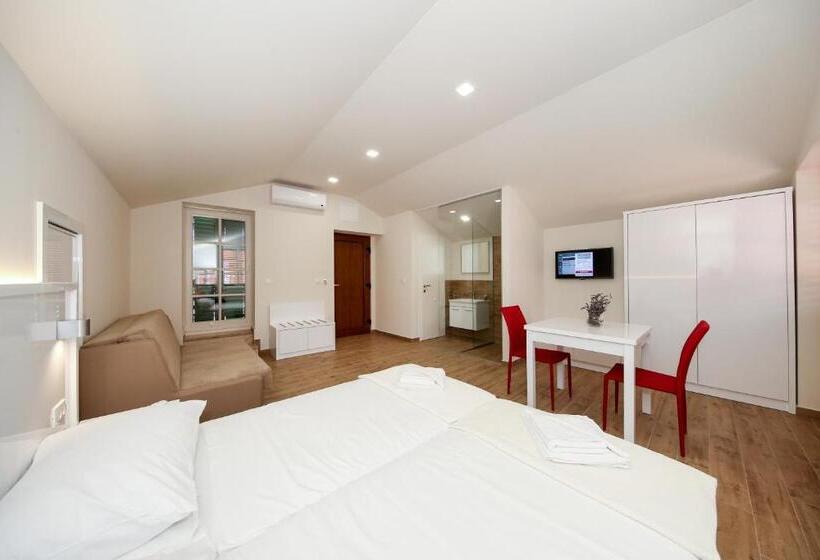 Номер Стандарт с Балконом, Idassa Atrium Rooms