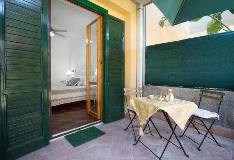 标准房带园景, Sicilian Home